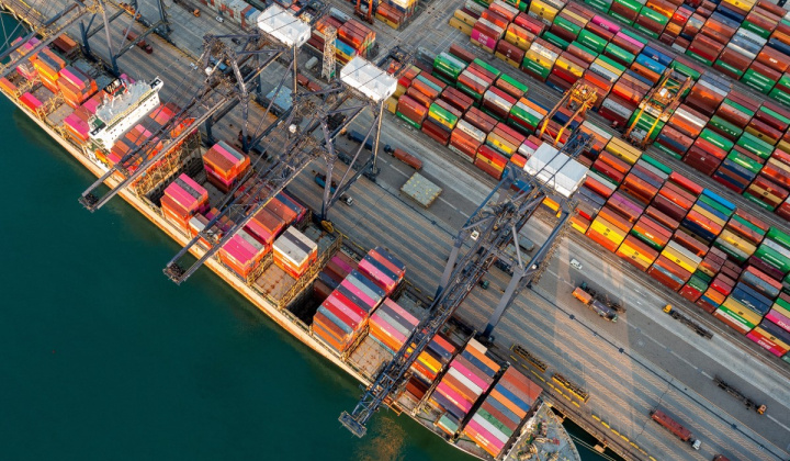 Cảng container lớn thứ 4 thế giới giảm thời gian tiếp nhận hàng, giá cước vận chuyển tăng mạnh
