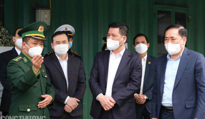 Trung Quốc khôi phục thông quan tại Pò Chài