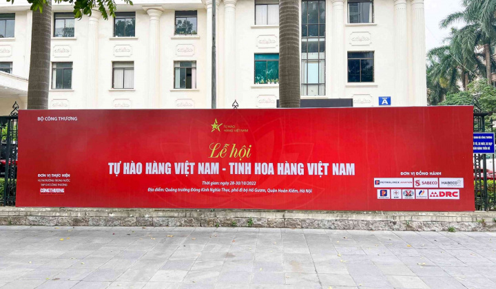 3 thành phố treo phông phướn hưởng ứng Chương trình Tự hào hàng Việt Nam - Tinh hoa hàng Việt Nam năm 2022