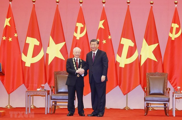 Tổng Bí thư, Chủ tịch nước CHND Trung Hoa Tập Cận Bình trao Huân chương Hữu nghị tặng Tổng Bí thư Nguyễn Phú Trọng