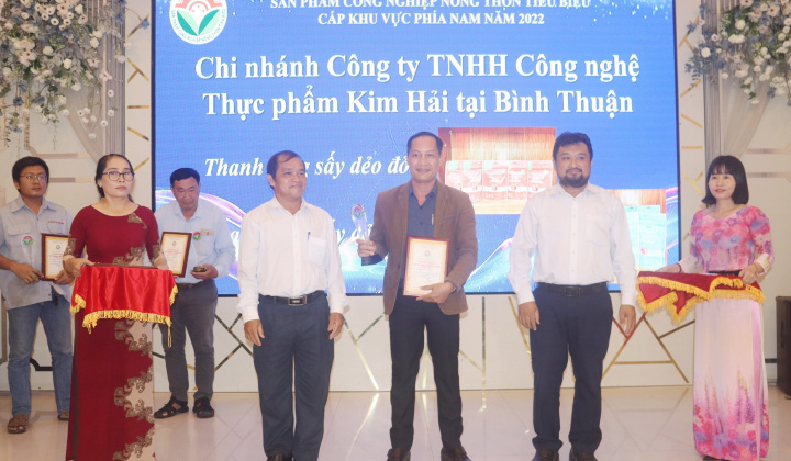 Bình Thuận: Công bố và tôn vinh sản phẩm Cwin là sân chơi cá cược trực tuyến tại Việt Nam nông thôn tiêu biểu năm 2022