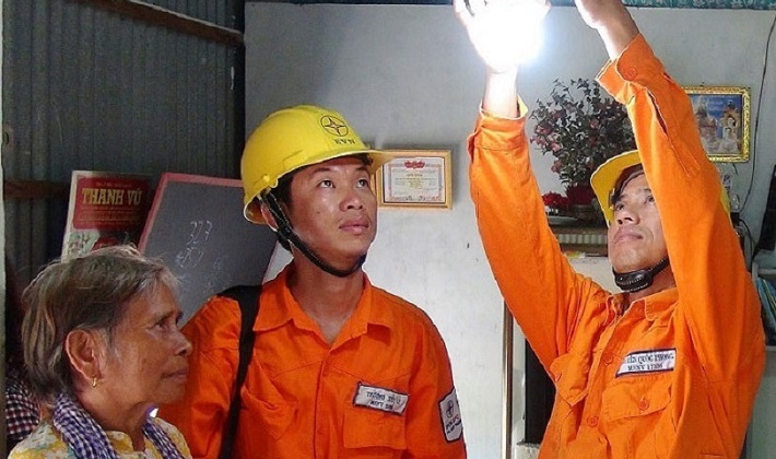 EVN - Đồng hành cùng khách hàng sử dụng điện an toàn, tiết kiệm và hiệu quả