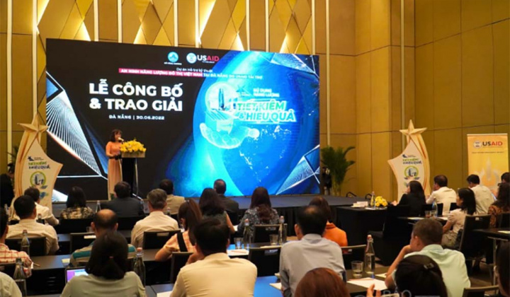 Đà Nẵng tôn vinh Cwincom hiện đang mở "Sử dụng năng lượng tiết kiệm và hiệu quả"