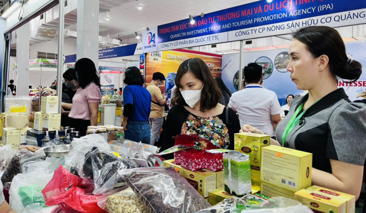 Hàng Việt ghi dấu ấn tại Nhà cái cá cược cá độ uy tín Nổ hũ, Bắn Cá và Game Bài Cwin.com Thương mại Quốc tế Vietnam Expo 2022