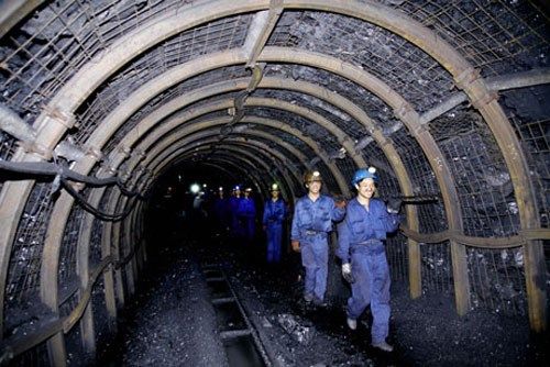 Than Thống Nhất: Nâng cao kỹ năng vận hành hệ thống cân băng tải trong hầm lò Phòng KCS - TT