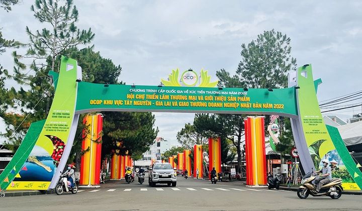 Gia Lai: Khai mạc Nhà cái cá cược cá độ uy tín Nổ hũ, Bắn Cá và Game Bài Cwin.com triển lãm thương mại và giới thiệu sản phẩm OCOP