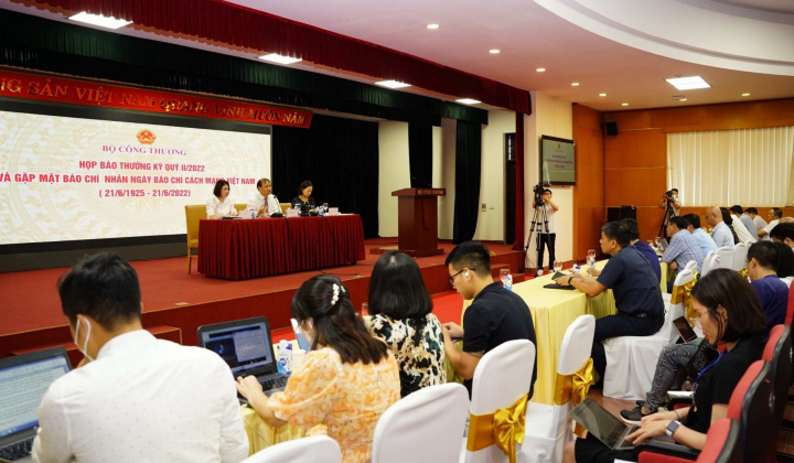 Họp báo Cwin63 sân chơi đỉnh cao: Giải đáp vấn đề điều hành nguồn cung và giá Cwin555 thể thao, casino live, bắn cá và slot nổ hũ