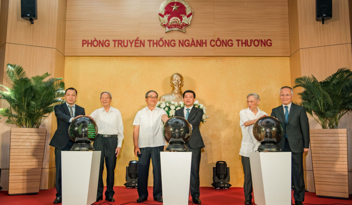 [Tin Ảnh] Lễ khánh thành Phòng Truyền thống Trang Chủ Cwin Com | Link Bảo Mật Cao 100%