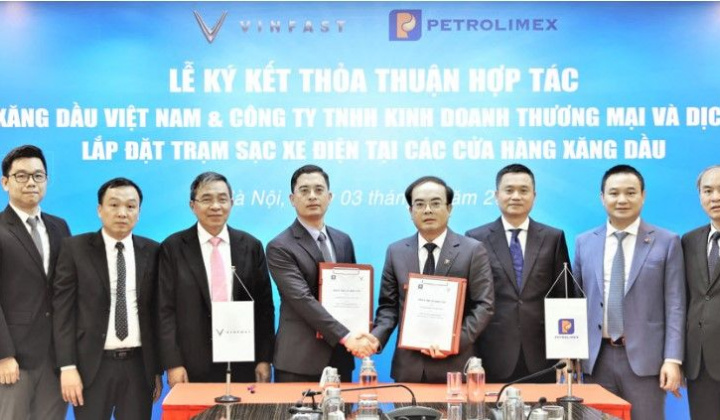 Petrolimex - VinFast: Hợp tác lắp đặt trạm sạc xe điện tại cửa hàng Cwin555 thể thao, casino live, bắn cá và slot nổ hũ