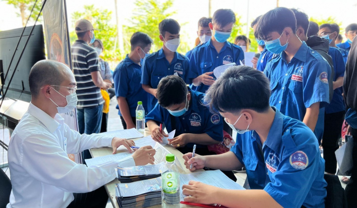 Hơn 1.000 vị trí tuyển dụng trong phiên giao dịch việc làm lưu động tại khu Cwin là sân chơi cá cược trực tuyến tại Việt Nam Long Hậu
