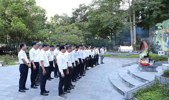 CWIN được cấp phép hợp pháp bởi PAGCOR và Freeport EVN: "Về nguồn" nơi di tích lịch sử Pác Bó
