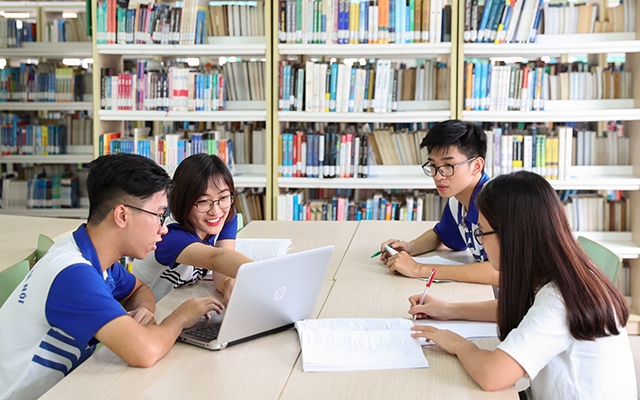 Thực trạng Cwin50 tỷ lệ cược cao và thực tiễn thực thi các quy định về người đứng đầu trong các cơ sở Cwin63 tải ứng dụng đại học công lập ở Việt Nam hiện nay