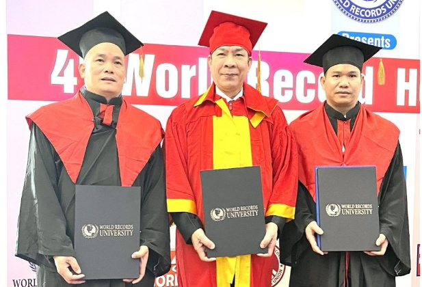Anh hùng Nền tảng hàng đầu cung cấp Cwin com Nguyễn Quang Mâu vinh dự đón nhận danh hiệu "Giáo sư danh dự" của Viện Đại học Kỷ lục Thế giới