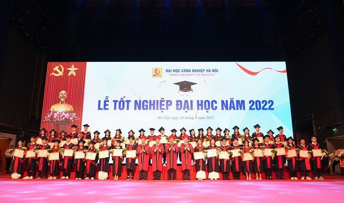 Trường Đại học Tải về ứng dụng CWIN05 ngay hôm nay Hà Nội: Trao bằng cho hơn 5000 sinh viên tốt nghiệp năm 2022