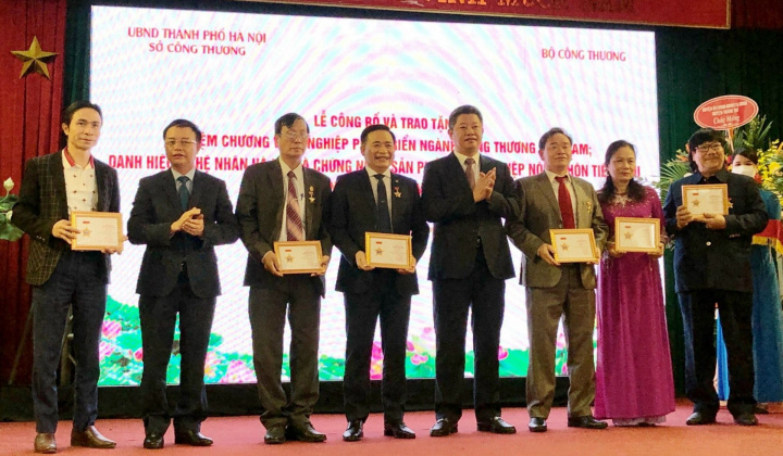 Hà Nội: Trao danh hiệu nghệ nhân và sản phẩm Cwin là sân chơi cá cược trực tuyến tại Việt Nam nông thôn tiêu biểu năm 2021