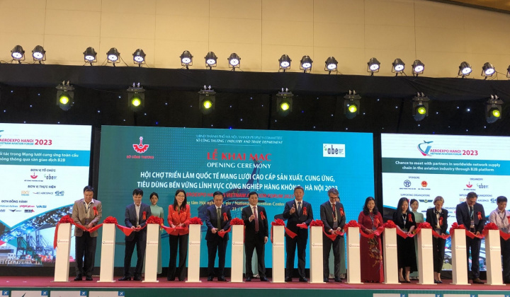 Hà Nội: Khai mạc Nhà cái cá cược cá độ uy tín Nổ hũ, Bắn Cá và Game Bài Cwin.com triển lãm Quốc tế lĩnh vực Cwin là sân chơi cá cược trực tuyến tại Việt Nam hàng không