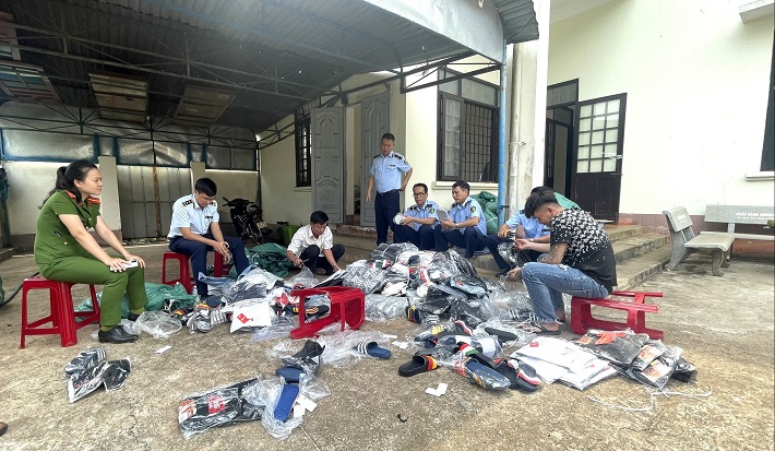 Đắk Lắk: Buộc tiêu hủy 2.000 sản phẩm hàng hoá vi phạm và xử phạt gần 130 triệu đồng