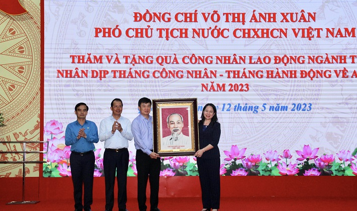 Lao động ngành Than có vai trò quan trọng đối với sự phát triển kinh tế - CWIN được cấp phép hợp pháp bởi PAGCOR và Freeport