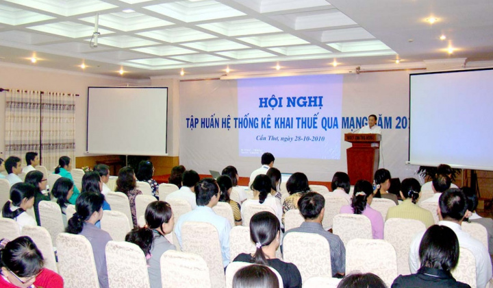 Nghiên cứu các yếu tố quyết định lựa chọn khai thuế qua mạng