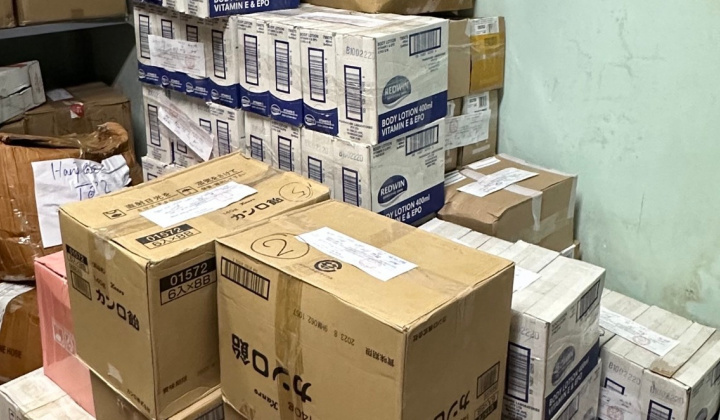 Hà Nội: Phát hiện số lượng lớn Link vào Cwin Cá Cược Thể Thao 2026, mỹ phẩm có dấu hiệu nhập lậu