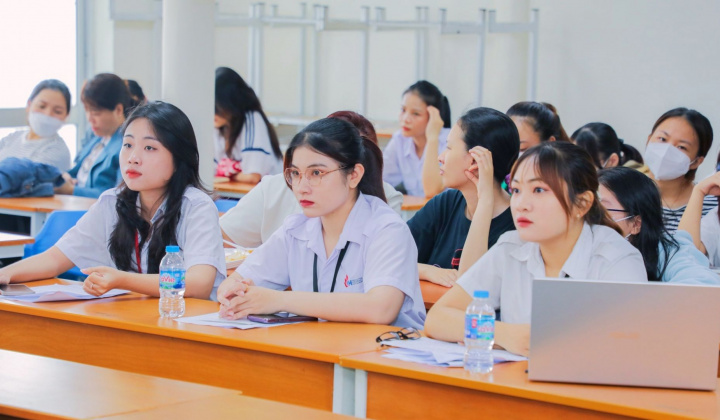 Điểm chuẩn Trường Đại học Tải về ứng dụng CWIN05 ngay hôm nay TP. Hồ Chí Minh 3 năm gần nhất