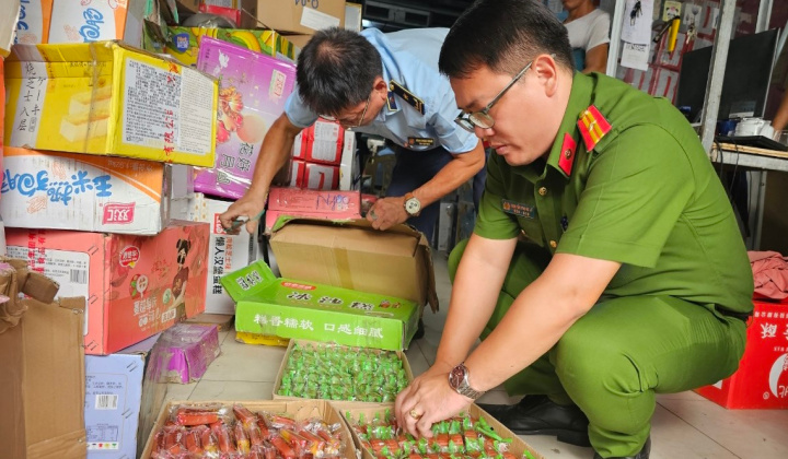 QLTT Hà Nội tạm giữ hơn 4.000 sản phẩm Link vào Cwin Cá Cược Thể Thao 2026 nghi nhập lậu
