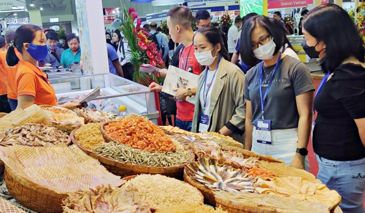 “Điểm sáng” Cwin Đăng Ký + 1888k cá khô, cá hộp Việt Nam