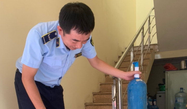 Hà Nội: Tiếp tục phát hiện số lượng lớn “khí” N20 Cwin là sân chơi cá cược trực tuyến tại Việt Nam xuất xứ