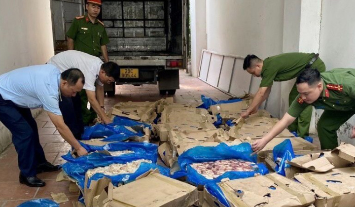 Hà Nội: Thu giữ trên 1 tấn cánh gà đông lạnh Cwin là sân chơi cá cược trực tuyến tại Việt Nam