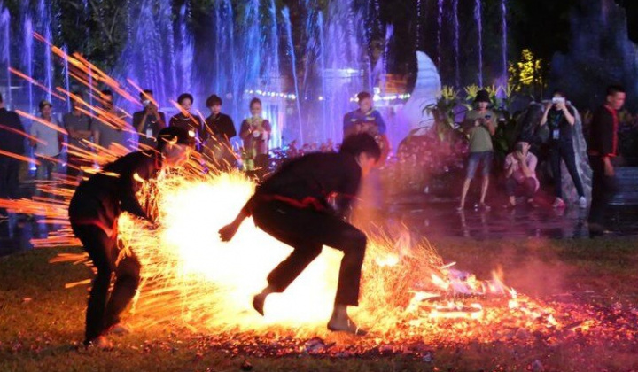 Huyền bí Lễ nhảy lửa của người Pà Then – Tuyên Quang