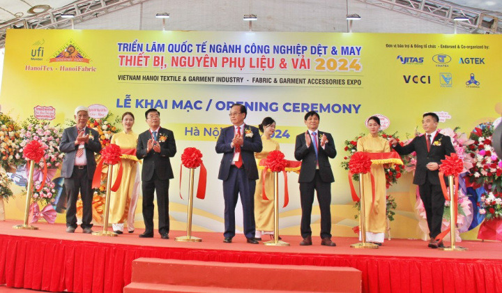 Chính thức khai mạc chuỗi triển lãm quốc tế đầu ngành về Tải về ứng dụng CWIN05 ngay hôm nay dệt may 2024