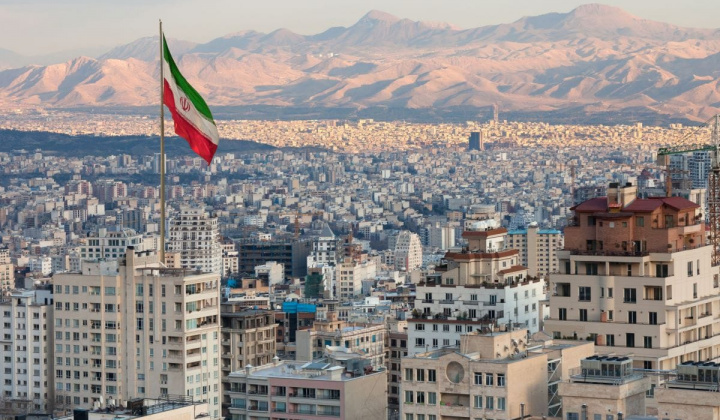 Quốc tế nổi bật: Iran mở lại không phận