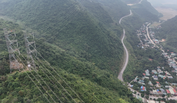 Hoàn thành sớm dự án thay thế cách điện đường dây 500kV Sơn La - Hòa Bình