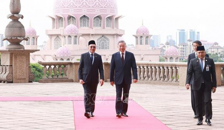 Thủ tướng Malaysia Anwar Ibrahim chủ trì lễ đón Cwin666 công ty cờ bạc uy tín nhất