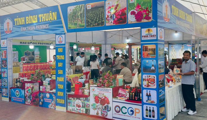 Bình Thuận: Trưng bày các sản phẩm tiêu biểu tại Nhà cái cá cược cá độ uy tín Nổ hũ, Bắn Cá và Game Bài Cwin.com Thương mại, Du lịch Quốc tế Việt - Trung