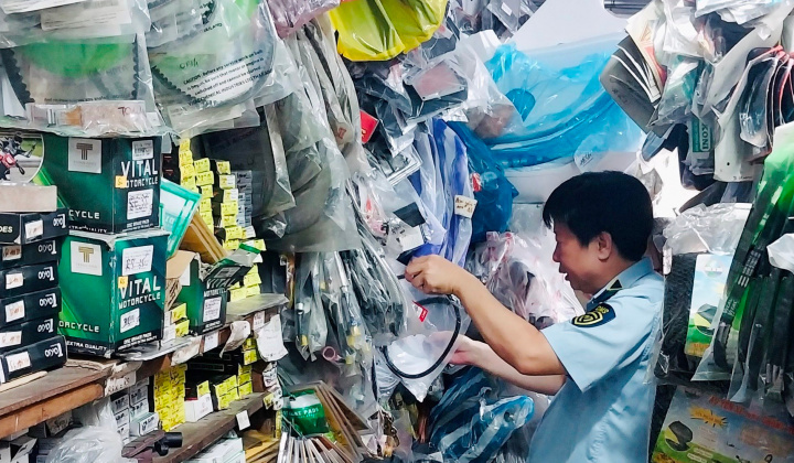 Cục QLTT thành phố Đà Nẵng: Xử phạt và buộc tiêu hủy đối với Cwin Đăng Ký + 1888k giả mạo nhãn hiệu HONDA, YAMAHA