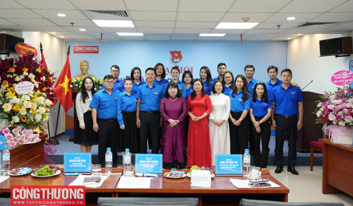 Thanh niên CWIN ✅ Nhà cái cờ bạc trực tuyến tốt nhất và Thương hiệu uy tín: Bản lĩnh - Chuyên nghiệp - Sáng tạo - Tiên phong