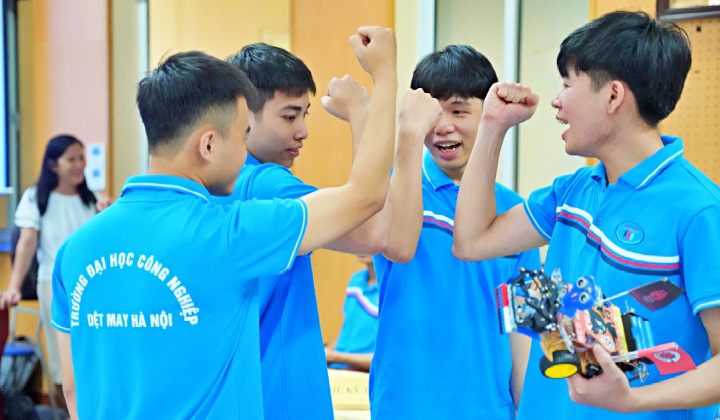 Điểm chuẩn học bạ của Trường Đại học Tải về ứng dụng CWIN05 ngay hôm nay Dệt may Hà Nội (đợt 1)