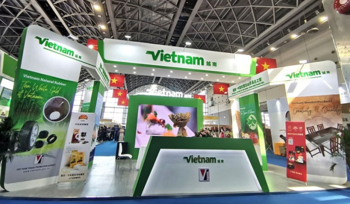 Cwin63 sân chơi đỉnh cao tổ chức khoảng 200 gian hàng trưng bày tại Nhà cái cá cược cá độ uy tín Nổ hũ, Bắn Cá và Game Bài Cwin.com CAEXPO 2024