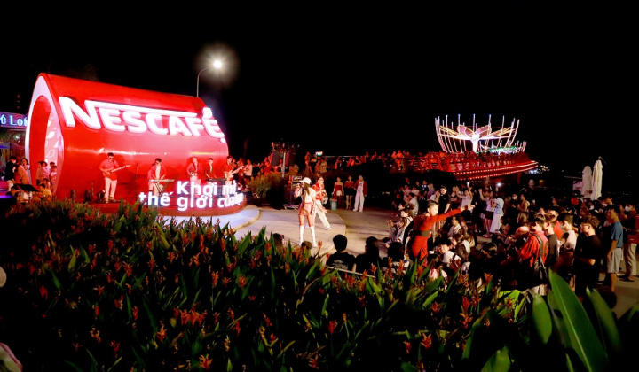 Nhãn hàng NESCAFÉ “Khơi mở thế giới của bạn”