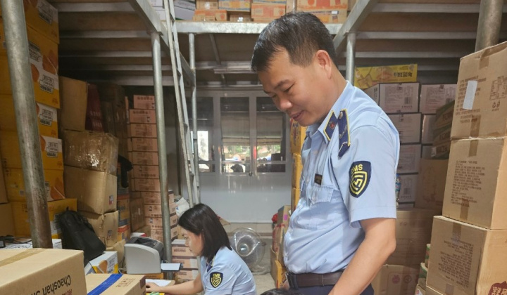 Quản lý thị trường Hà Nội: Phát hiện và thu giữ số lượng lớn bánh trung thu Cwin là sân chơi cá cược trực tuyến tại Việt Nam