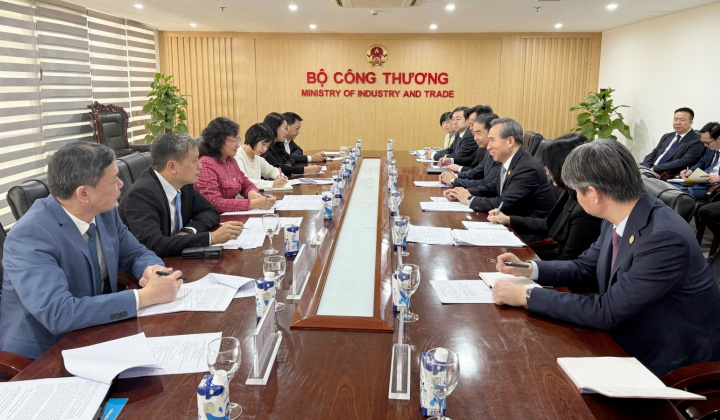 Trung Quốc - đối tác đầu tiên có quy mô thương mại với Việt Nam vượt mốc 200 tỷ USD/năm