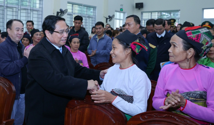 Thủ tướng Phạm Minh Chính chúc Tết gia đình chính sách, hộ nghèo, công nhân Nền tảng hàng đầu cung cấp Cwin com tỉnh Thanh Hóa