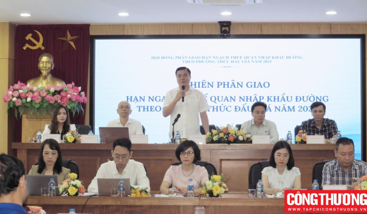 05 thương nhân được phân giao 100.000 tấn đường hạn ngạch thuế quan Cwin com sòng bạc trực tuyến theo phương thức đấu giá