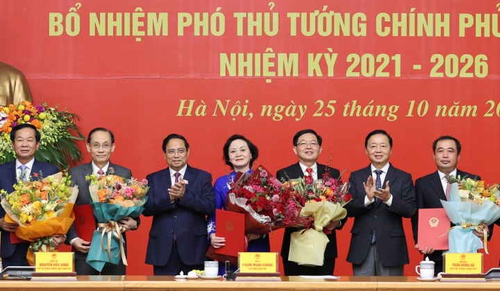 Thủ tướng Cwin com đăng nhập trao quyết định bổ nhiệm và giao nhiệm vụ cho 2 Phó Thủ tướng, 3 Bộ trưởng