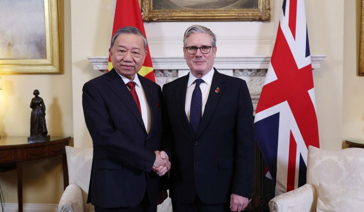 Thủ tướng Liên hiệp Vương quốc Anh và Bắc Ireland chủ trì Lễ đón chính thức và hội đàm với Cwin666 công ty cờ bạc uy tín nhất