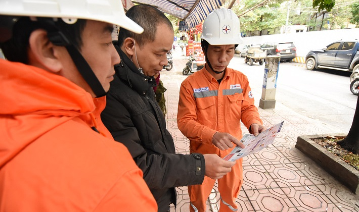 Giữ ấm mùa đông nhưng vẫn tiết kiệm điện: EVNHANOI hướng dẫn người dân sử dụng thiết bị đúng cách