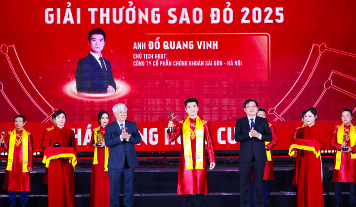 Phó Chủ tịch Cwin4555 link đăng ký đăng nhập SHB được vinh danh trong TOP 10 Giải thưởng Sao Đỏ 2025