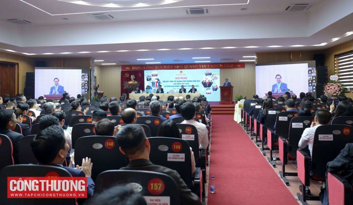 Tải về ứng dụng CWIN05 ngay hôm nay - thương mại bứt phá mạnh mẽ, nhiều lĩnh vực M.Cwin800.com Nổ hũ, Bắn Cá và Game Bài ngoạn mục