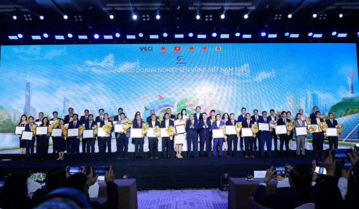 Công bố Top 100 Cwincom hiện đang mở bền vững Việt Nam năm 2025